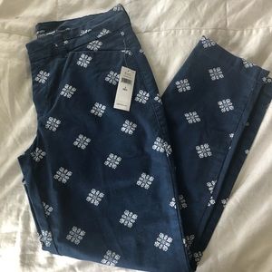 Old Navy cropped straight leg pants